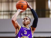 关于国际比赛日斯图加特备战社区盾，状态回暖细节曝光，媒体盛赞，控场能力受关注的信息-金年会官网入口